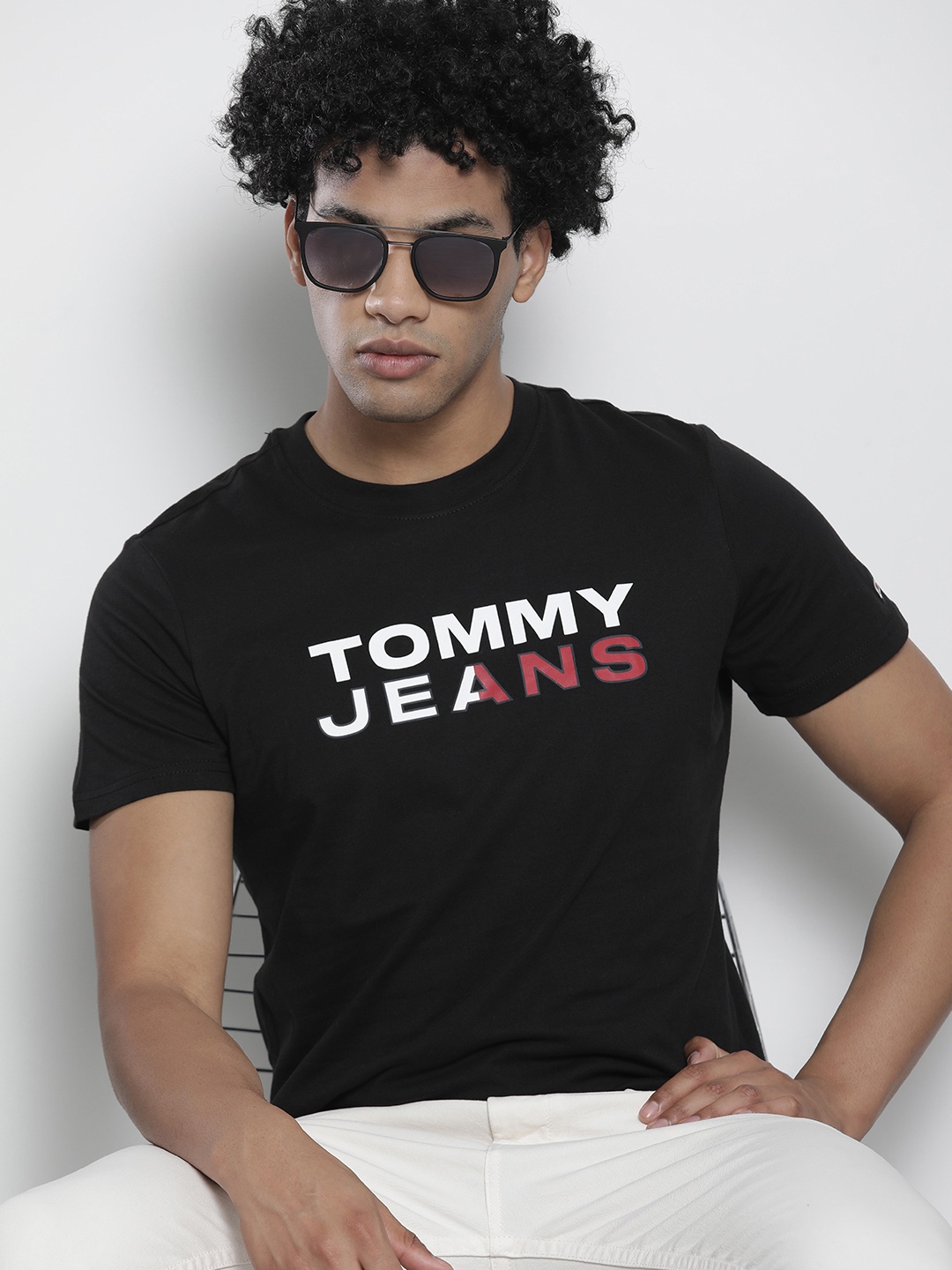 

Tommy Hilfiger Men Black & White Printed Pure Cotton Slim Fit T-shirt