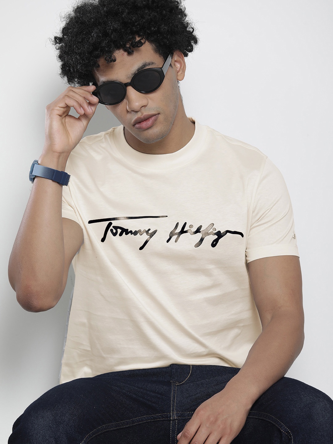 

Tommy Hilfiger Men Off White Brand Logo Printed Pure Cotton T-shirt