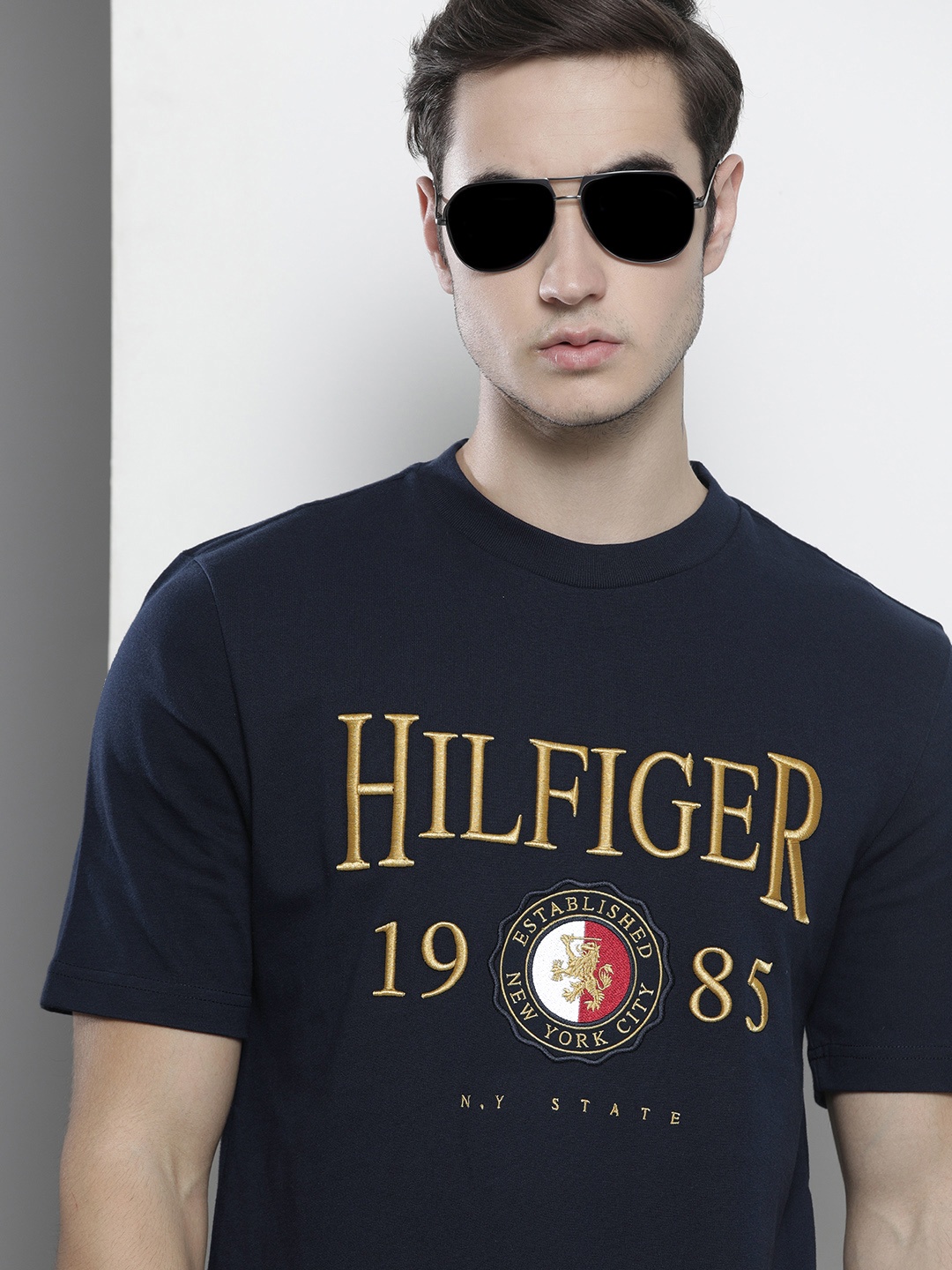 

Tommy Hilfiger Men Navy Blue Brand Logo Embroidered Pure Cotton T-shirt