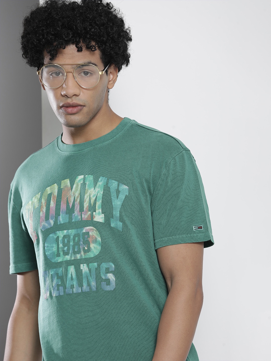 

Tommy Hilfiger Men Green Typography Printed Pure Cotton T-shirt