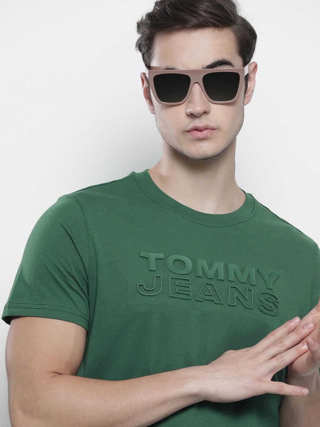 

Tommy Hilfiger Men Green Brand Logo Debossed Organic Cotton Slim Fit T-shirt