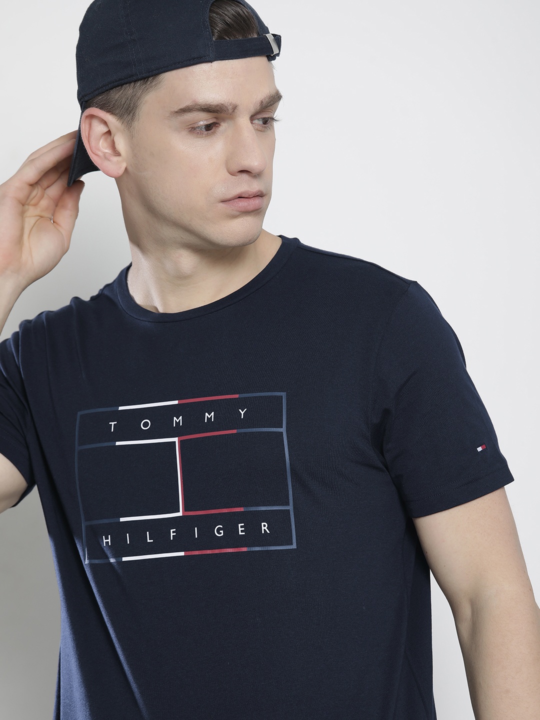 

Tommy Hilfiger Men Blue Typography Printed Pure Cotton T-shirt