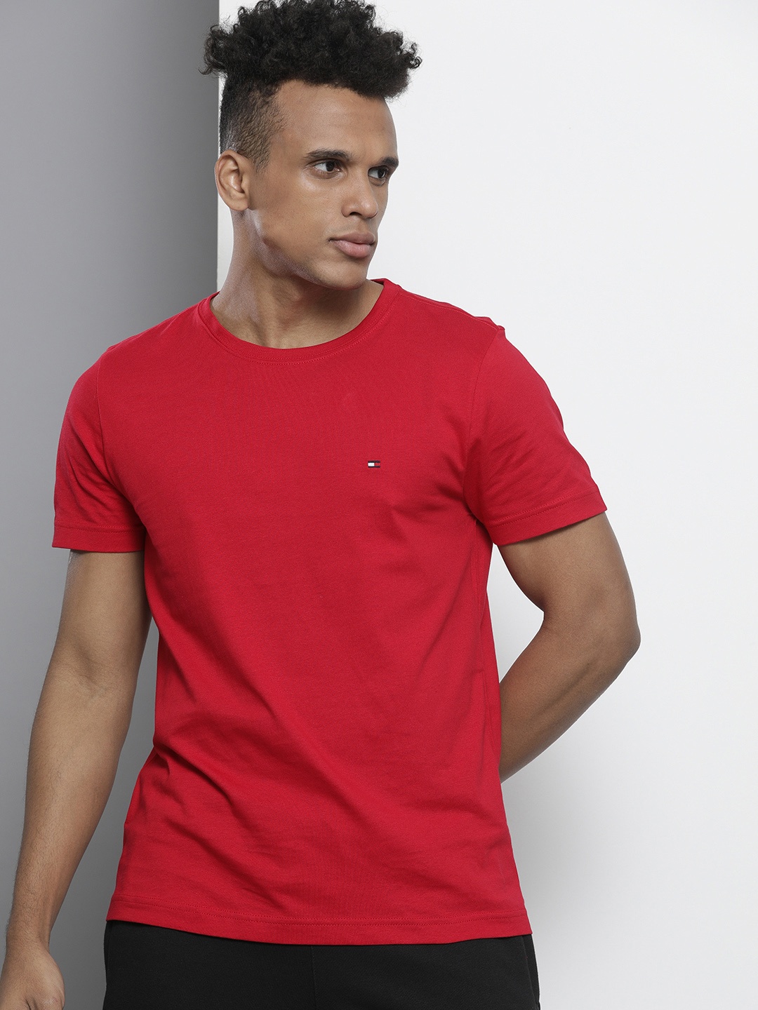 

Tommy Hilfiger Men Red Solid Pure Cotton T-shirt