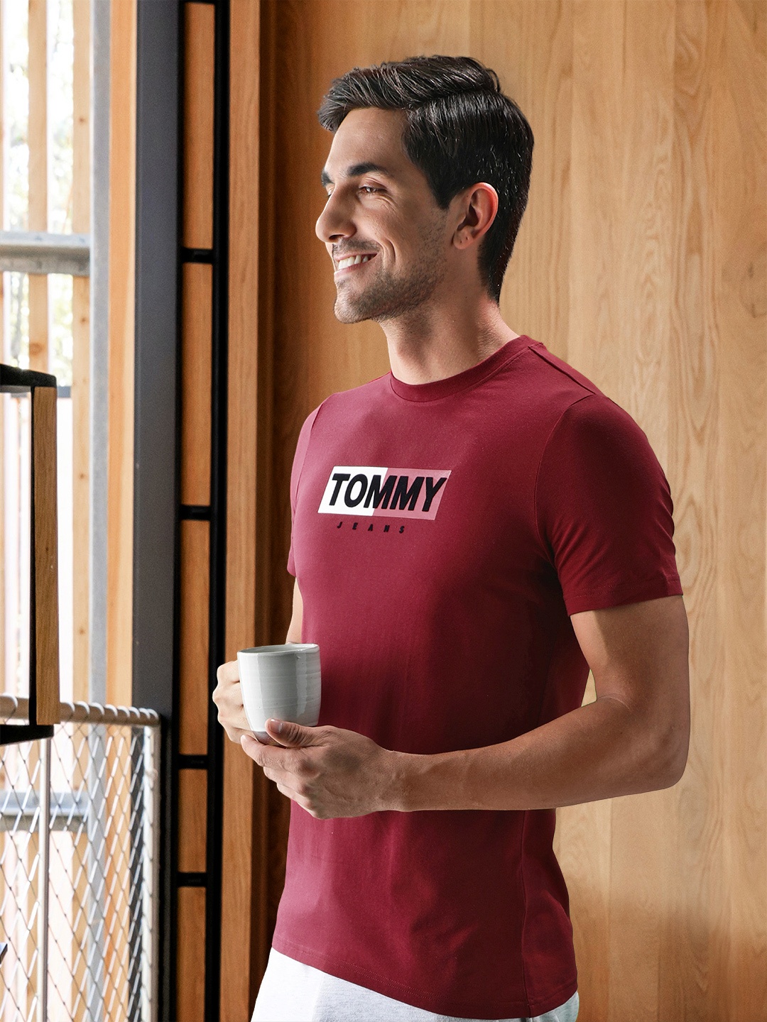 

Tommy Hilfiger Men Maroon Typography Printed Pure Cotton Slim Fit T-shirt