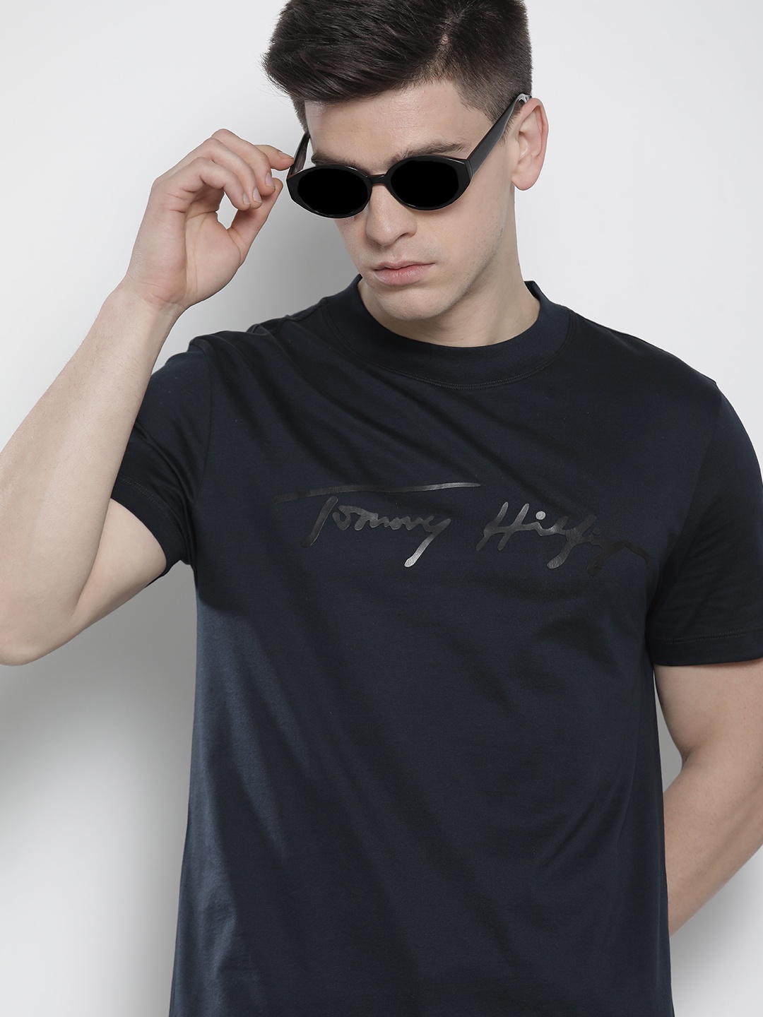 

Tommy Hilfiger Men Navy Blue Brand Logo Printed Pure Cotton T-shirt