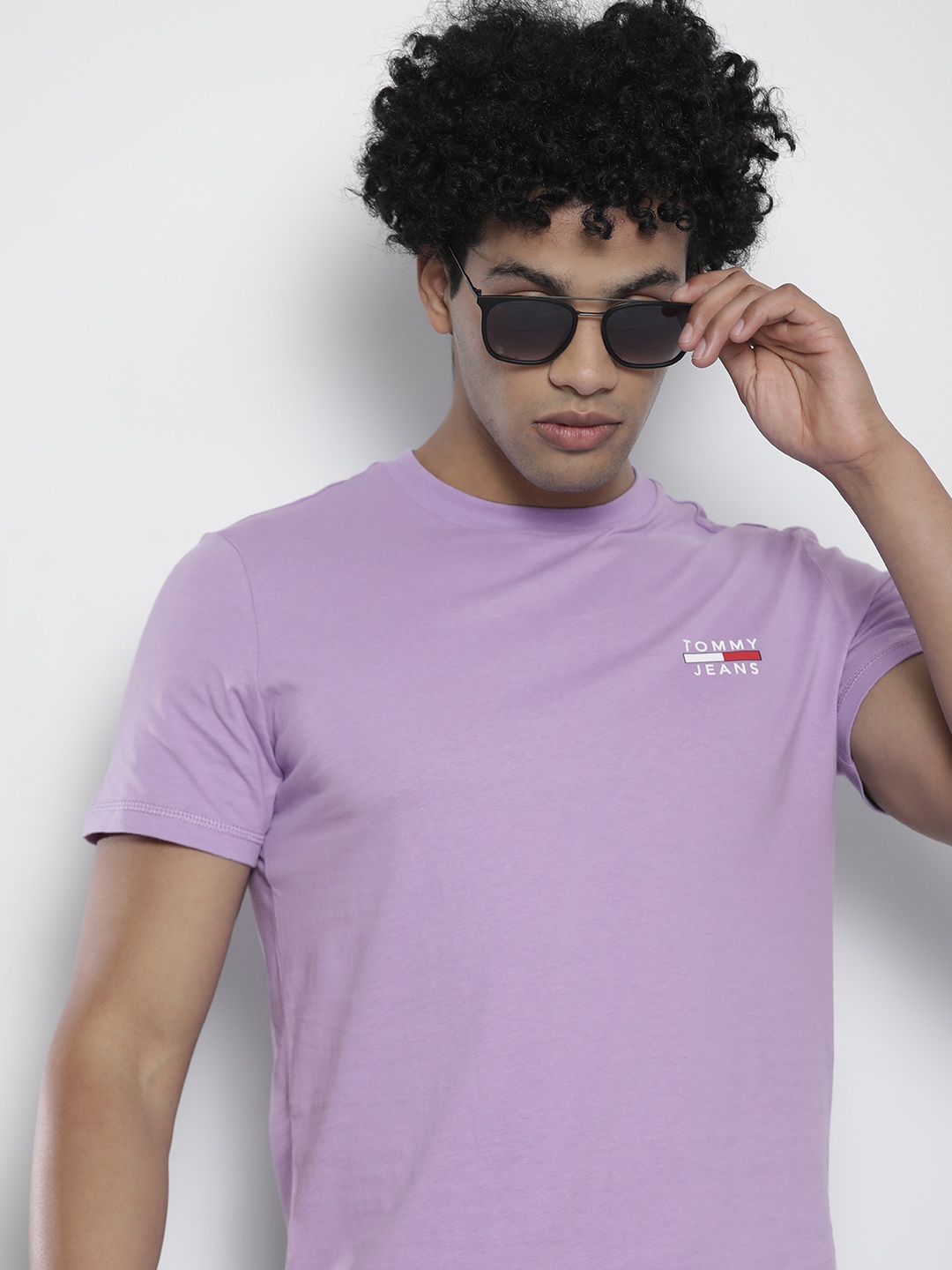

Tommy Hilfiger Men Lavender Printed Detail Pure Cotton Slim Fit T-shirt