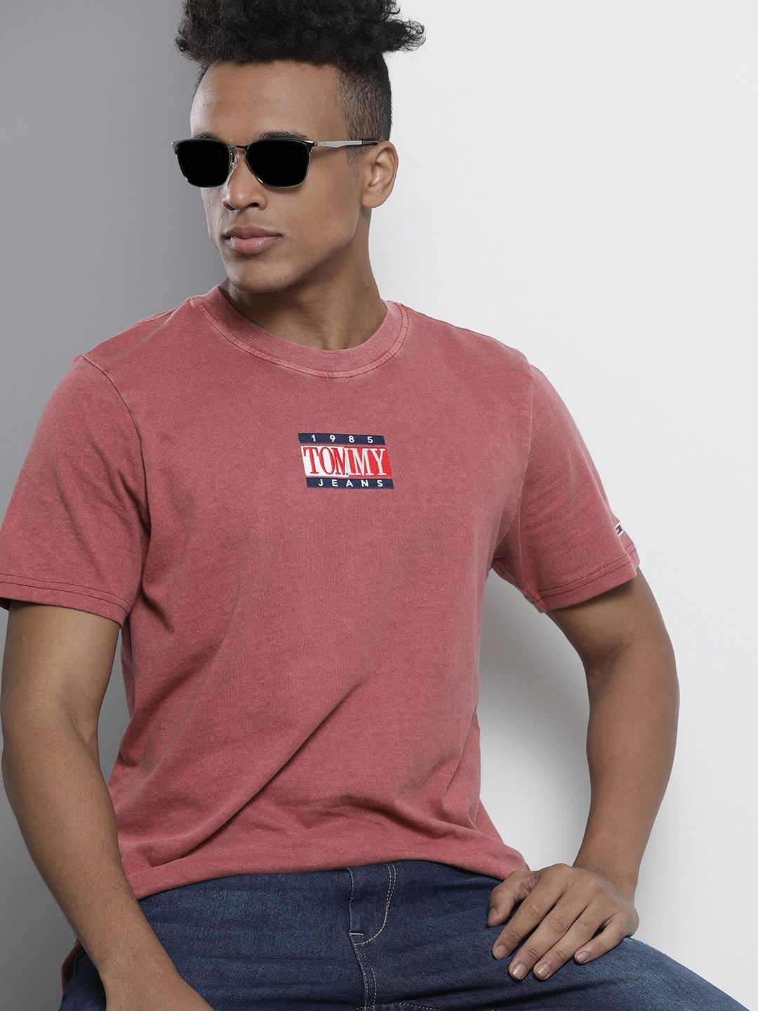 

Tommy Hilfiger Men Red Pure Cotton T-shirt with Embroidery