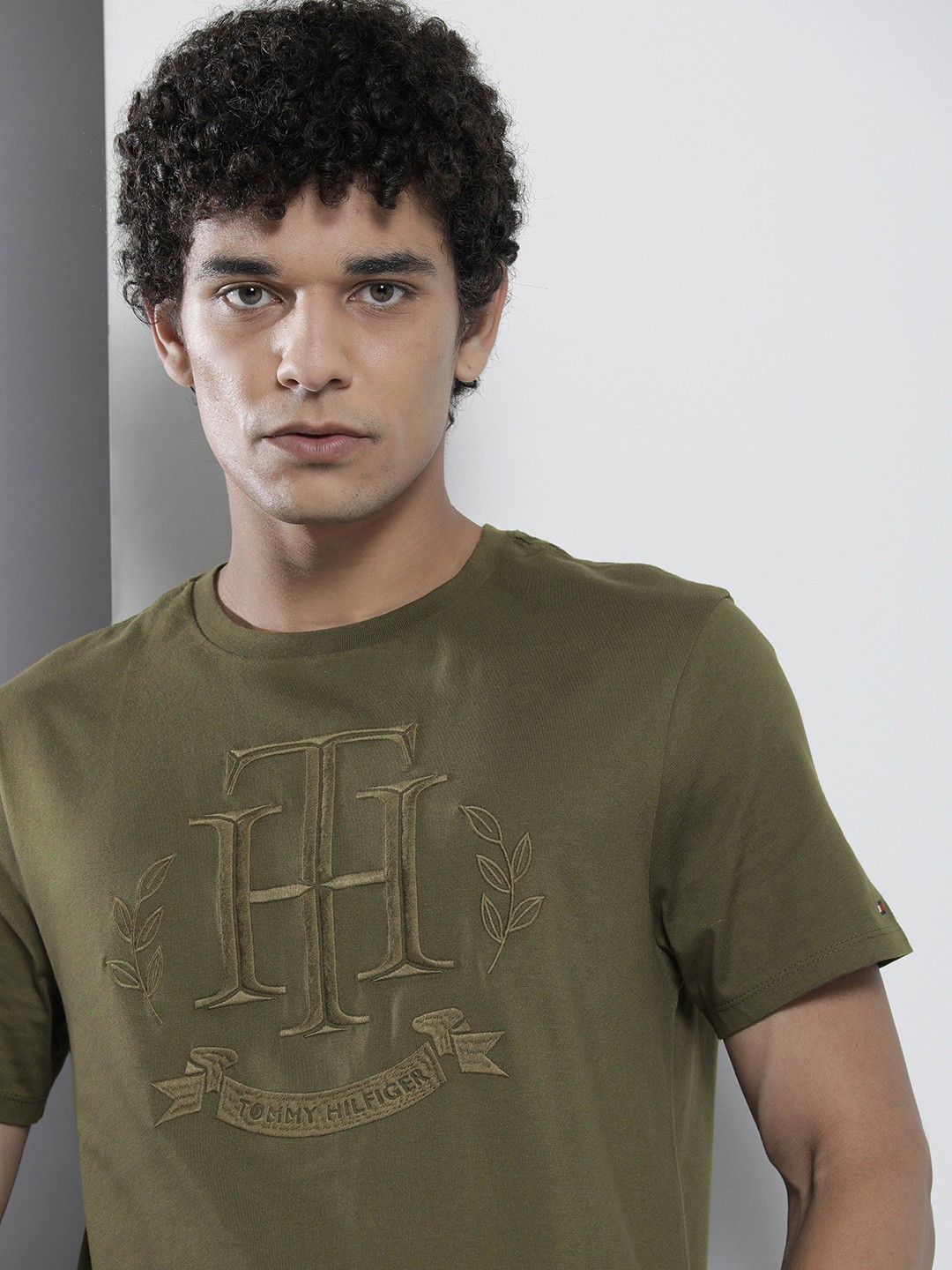 

Tommy Hilfiger Men Olive Green Brand Logo Embroidered Pure Cotton T-shirt