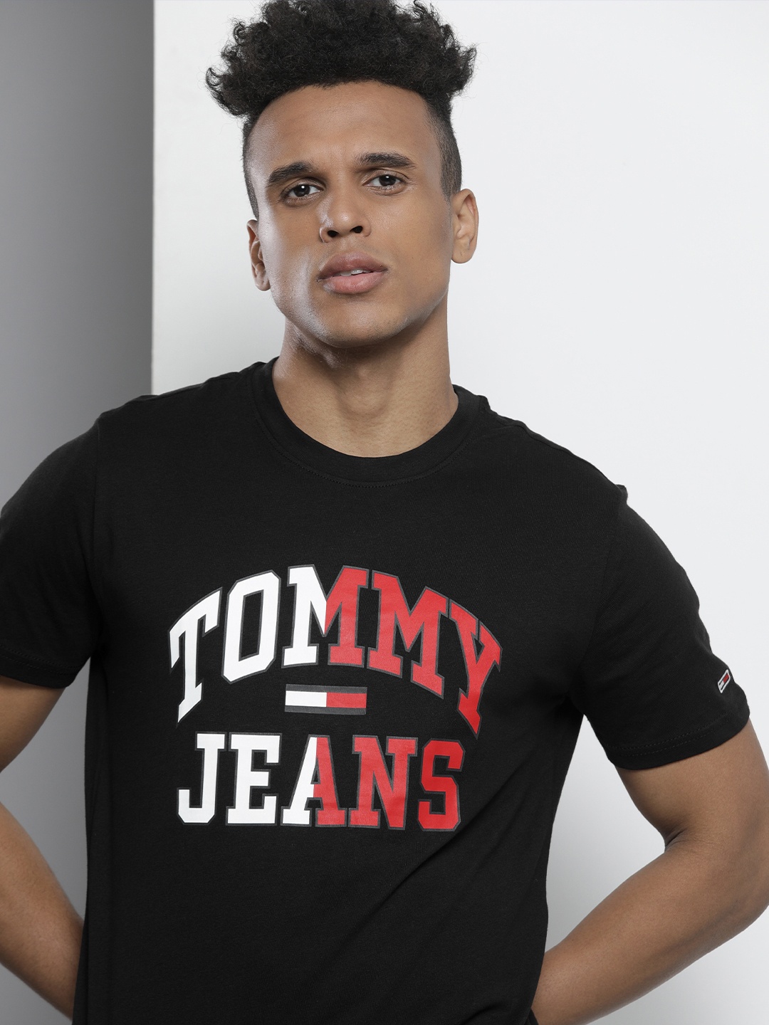 

Tommy Hilfiger Men Black Brand Logo Printed Organic Cotton Slim Fit T-shirt