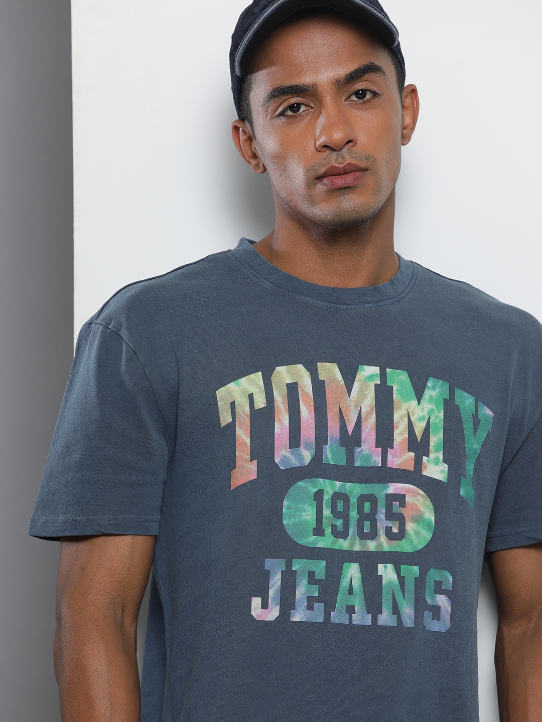

Tommy Hilfiger Men Blue Typography Printed Casual T-shirt