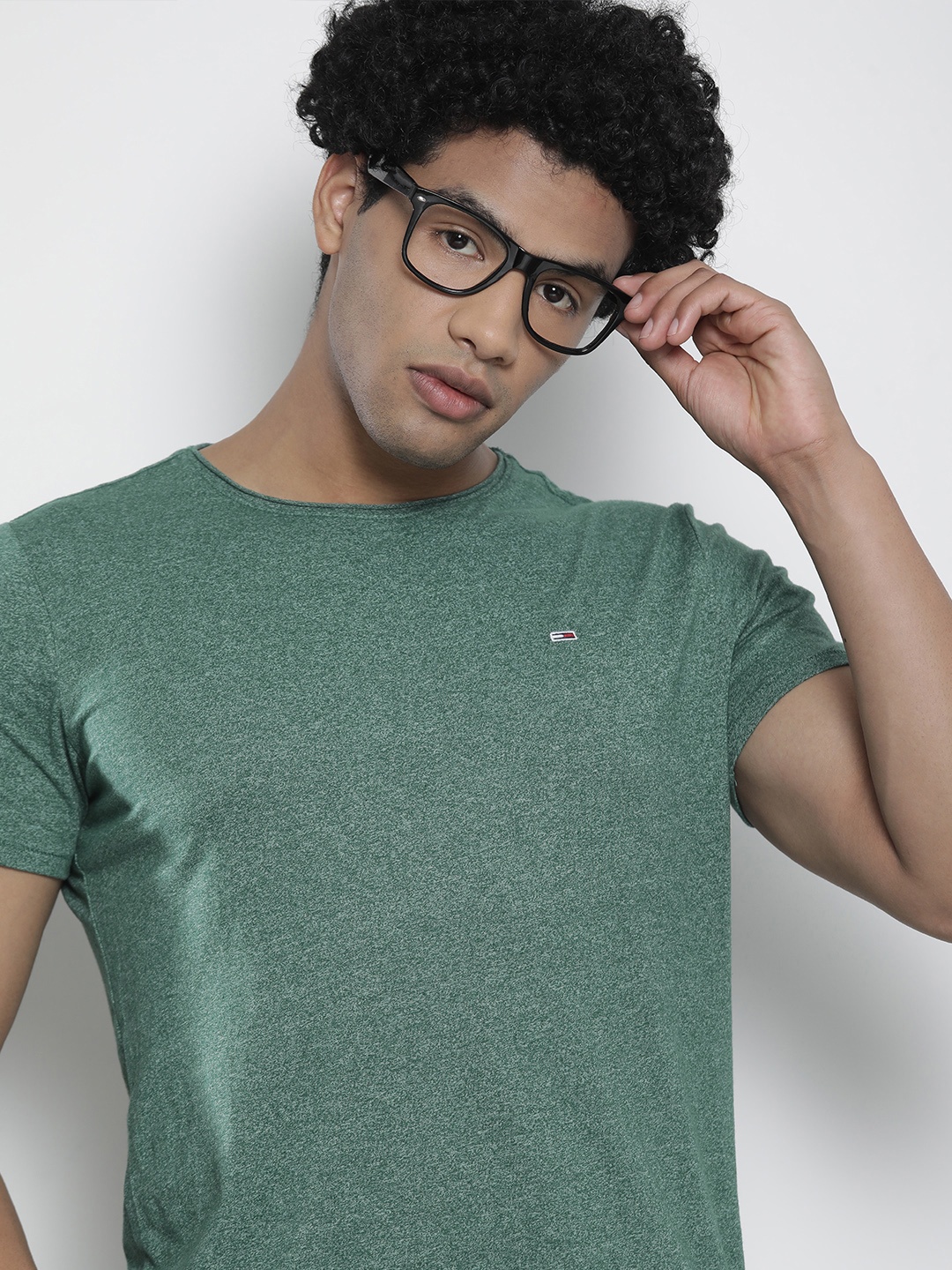 

Tommy Hilfiger Men Green Solid Slim Fit T-shirt