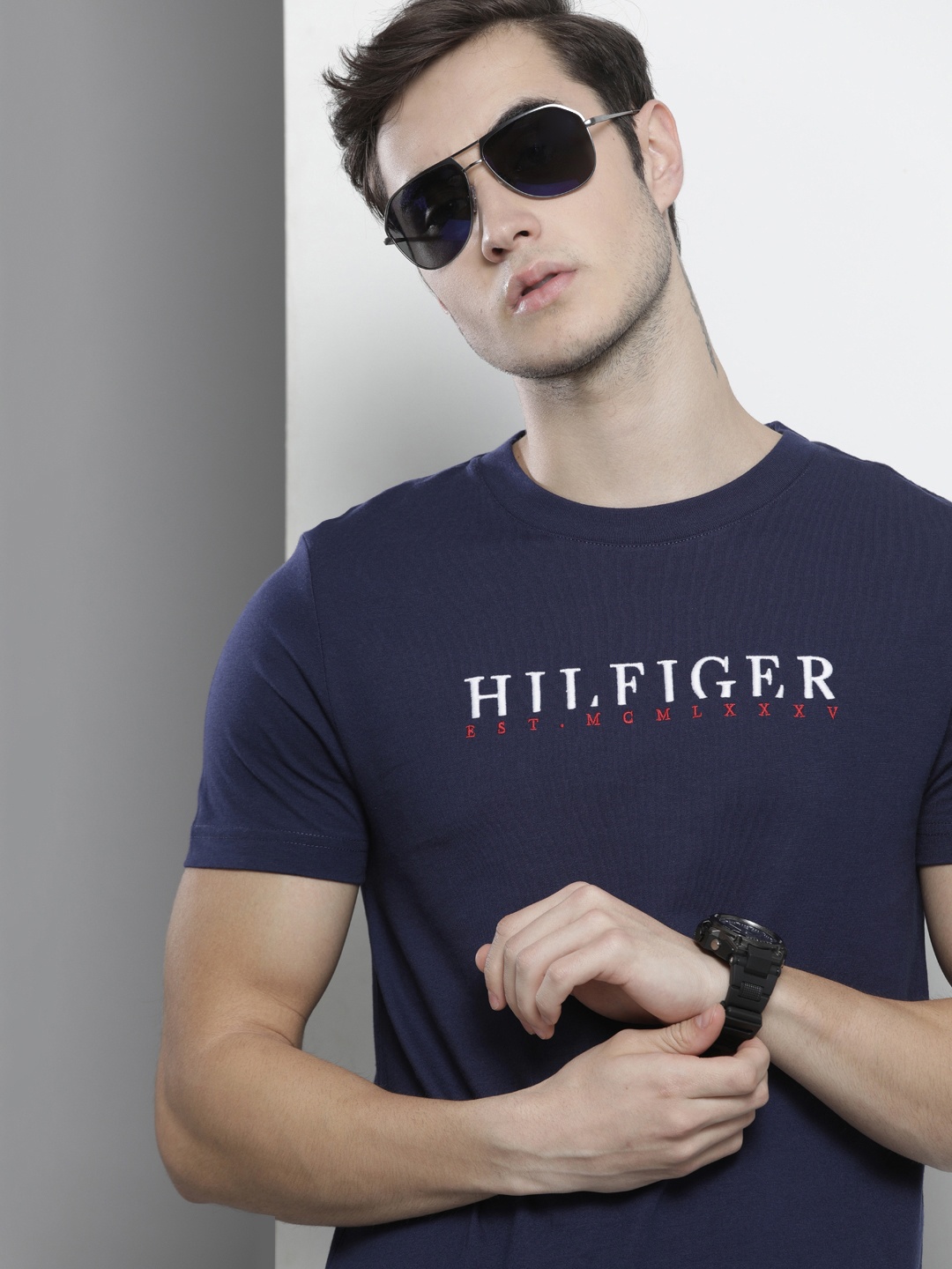 

Tommy Hilfiger Men Navy Blue Typography Printed Pure Cotton T-shirt