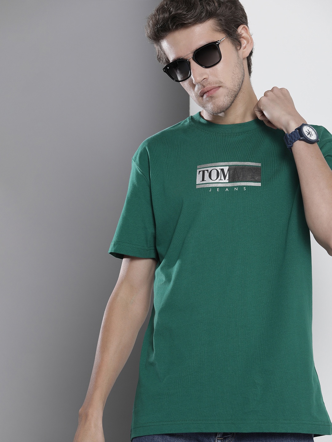 

Tommy Hilfiger Men Green Brand Logo Printed Pure Cotton T-shirt
