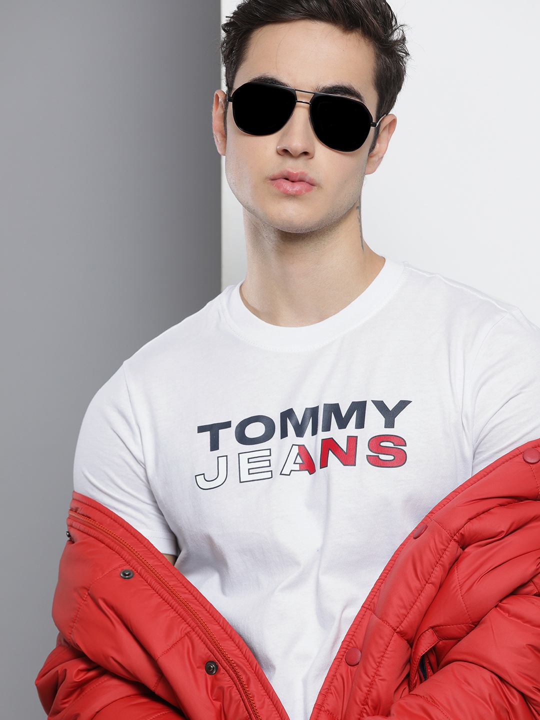 

Tommy Hilfiger Men White Typography Printed Slim Fit Casual T-shirt