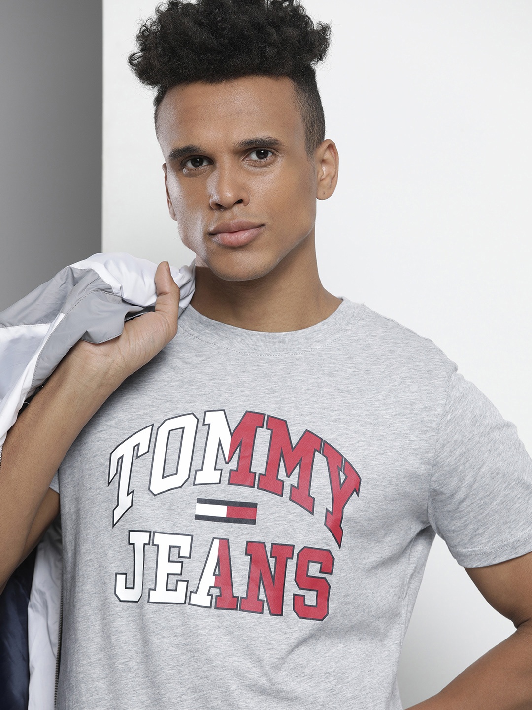 

Tommy Hilfiger Men Grey Typography Printed Cotton Slim Fit T-shirt