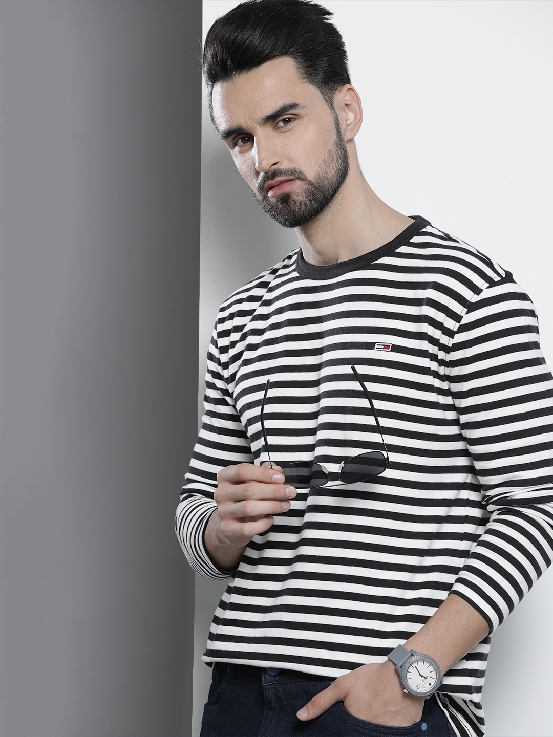 

Tommy Hilfiger Men Black & White Striped Organic Cotton T-shirt