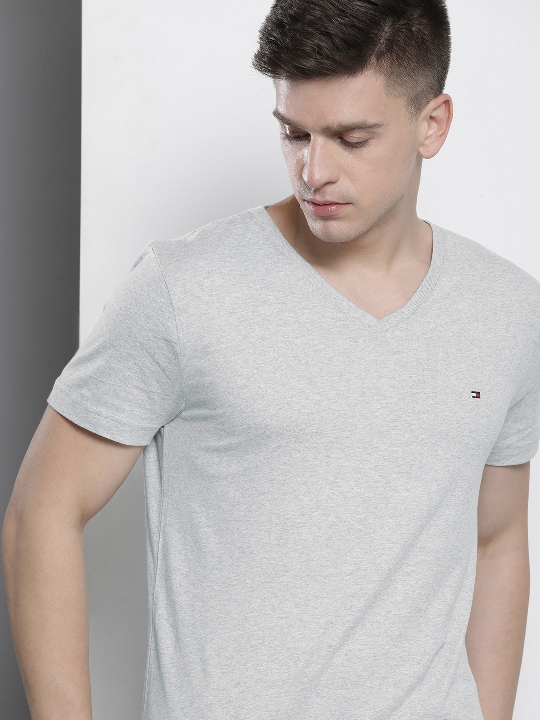 

Tommy Hilfiger Men Grey Melange Solid Pure Cotton T-shirt