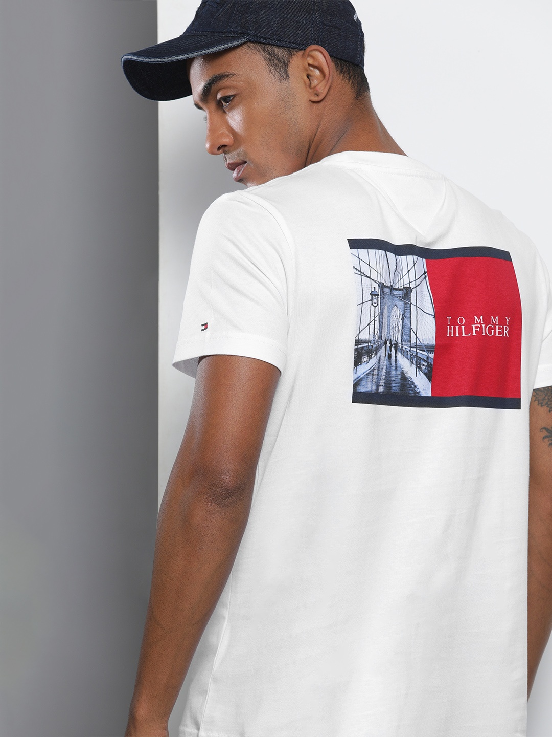 

Tommy Hilfiger Men White Printed Flyknit Lunar T-shirt