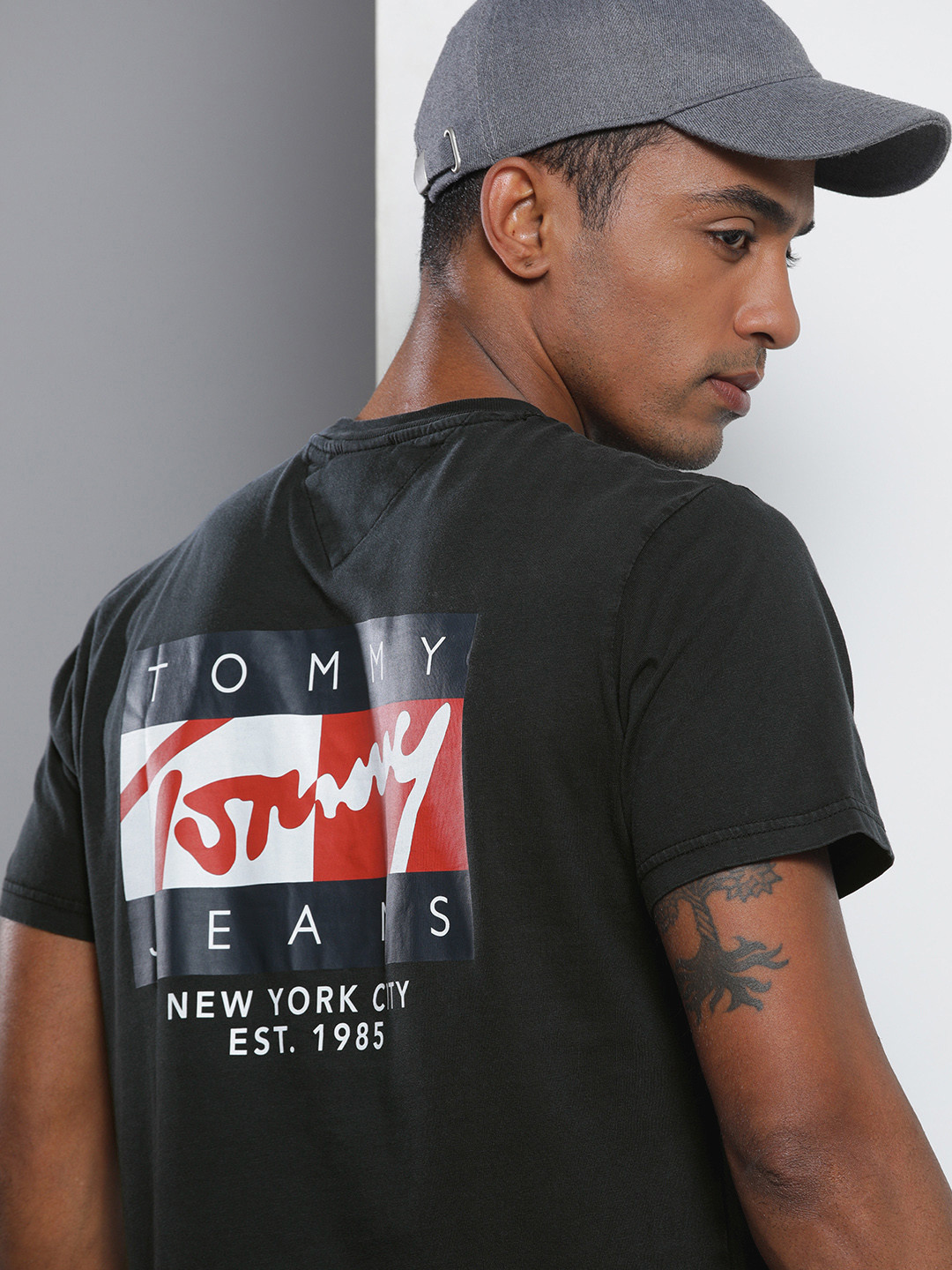 

Tommy Hilfiger Men Black Brand Logo Printed Organic Cotton T-shirt