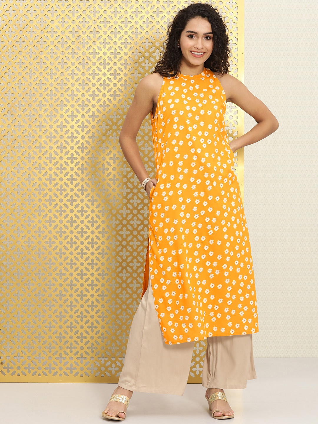 

Ode by House of Pataudi Women Mustard Yellow Floral Printed Rozana Straight Kurta