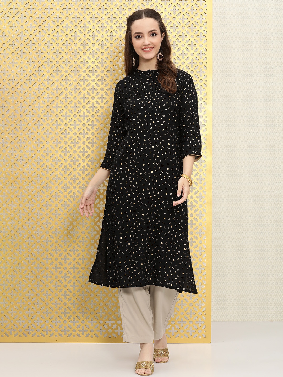 

Ode by House of Pataudi Women Black Geometric Print Straight Kurta