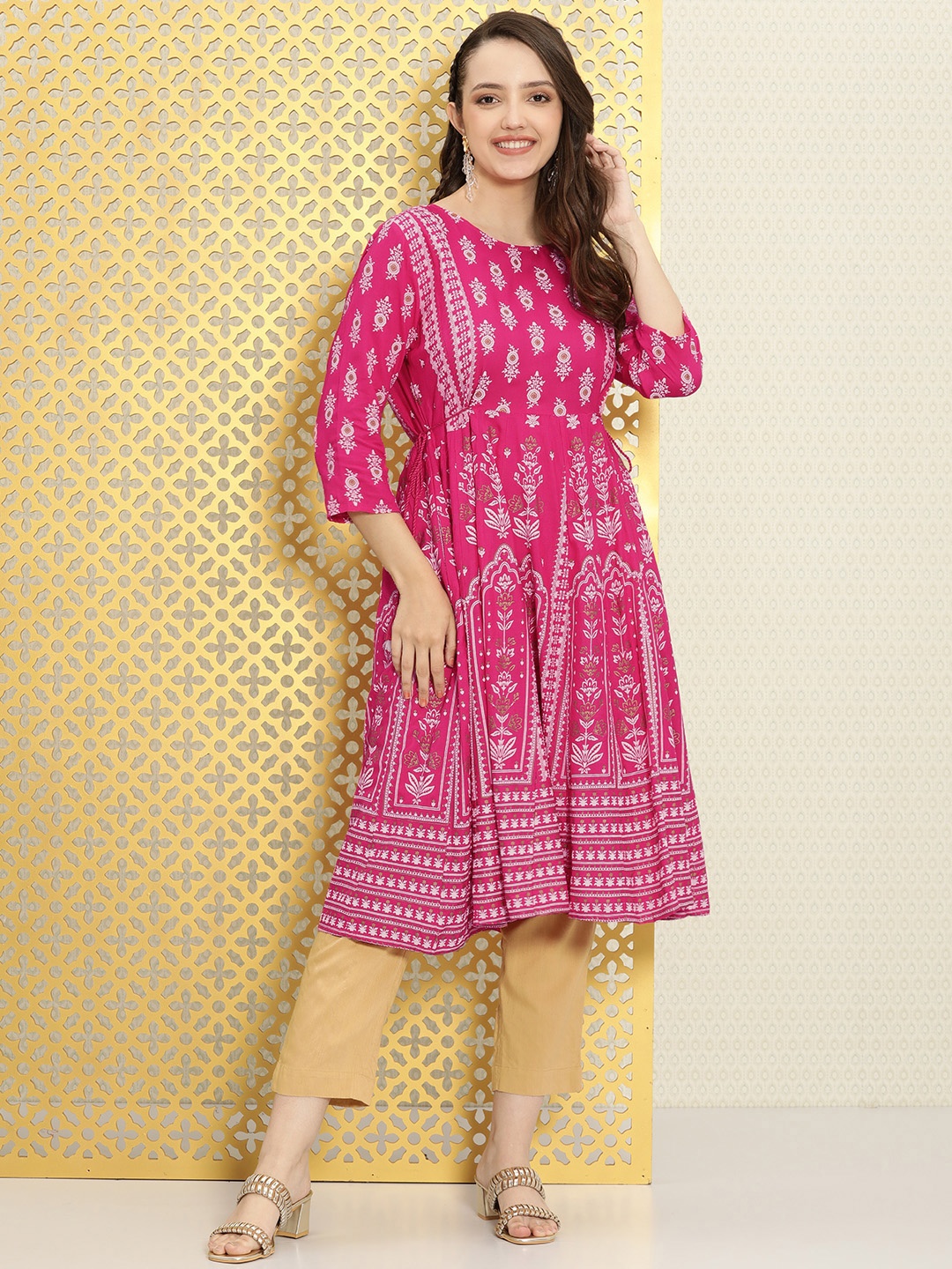 

Ode by House of Pataudi Women Pink & White Ethnic Motifs Printed Floral Anarkali Kurta