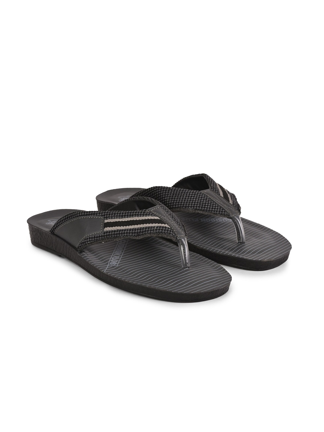 

Liberty Men Grey & Black Printed Rubber Thong Flip-Flops