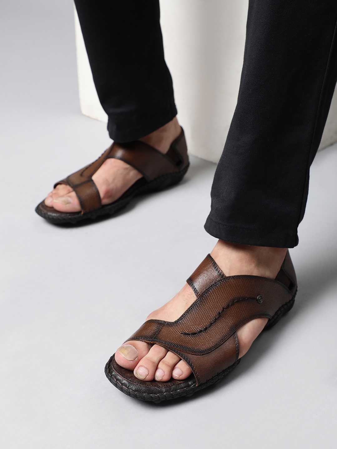 

Liberty Men Brown Comfort Sandals