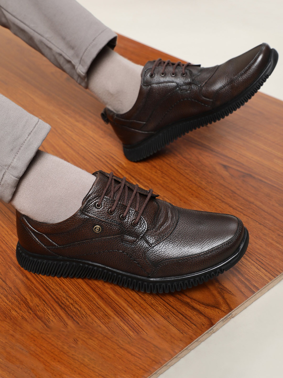 

Liberty Men Brown Textured Leather Sneakers