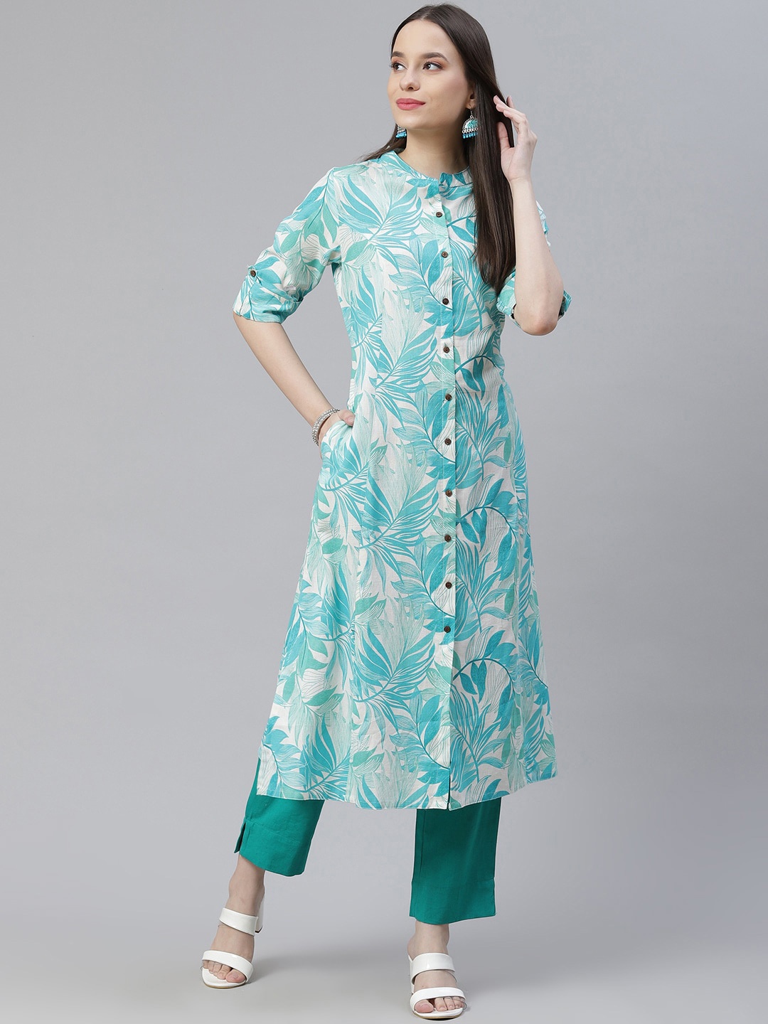 

Divena Women White & Turquoise Blue Floral Printed Pure Cotton Kurta