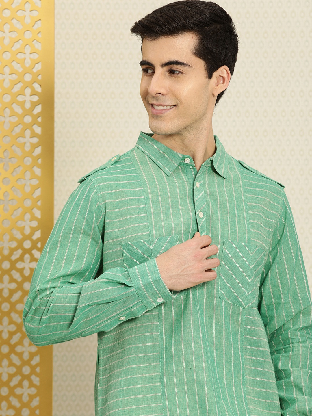 

House of Pataudi Men Green & Silver-Coloured Striped Pathani Kurta with Shoulder Tabs