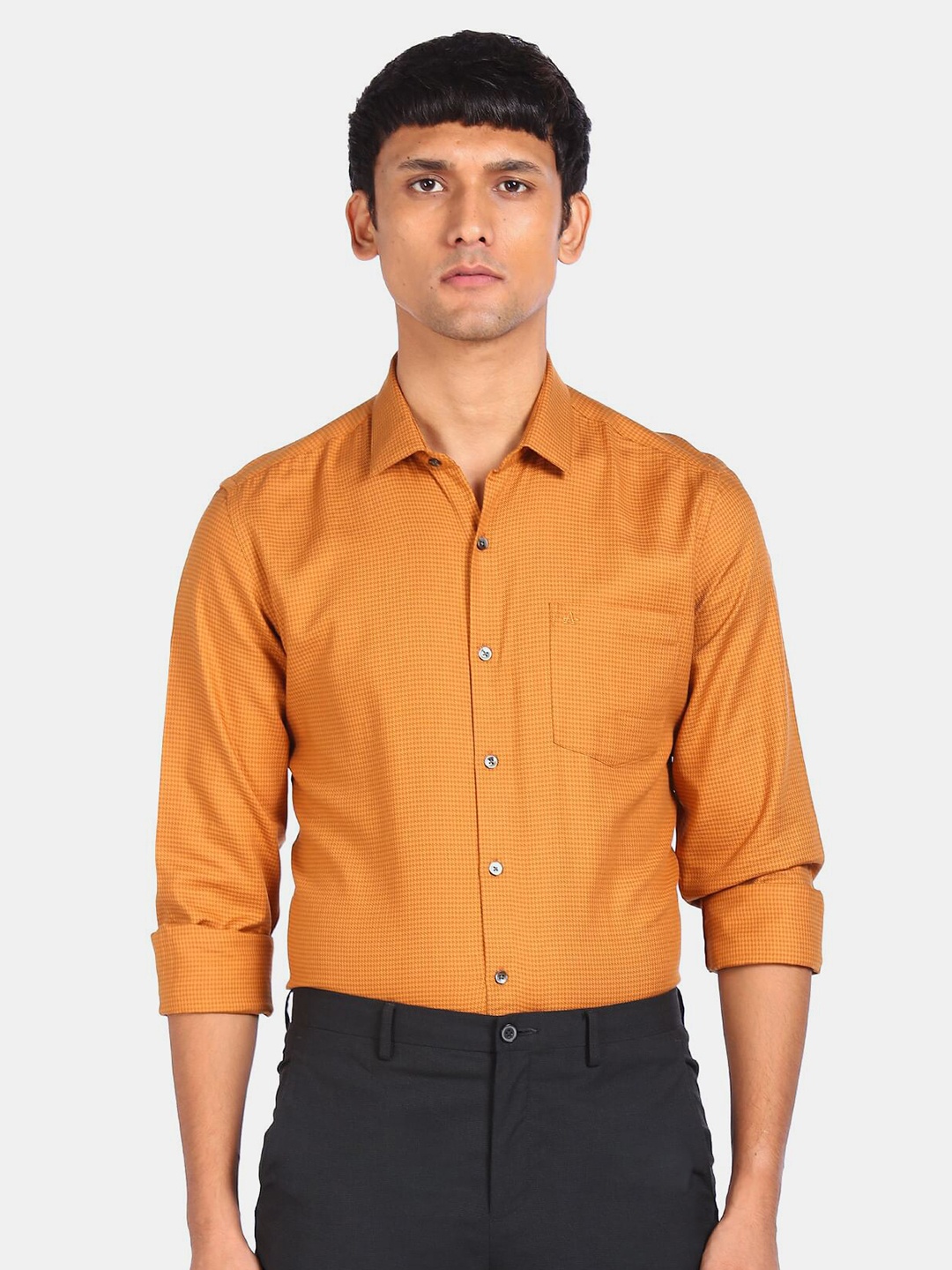 

Arrow Men Yellow Slim Fit Casual Shirt