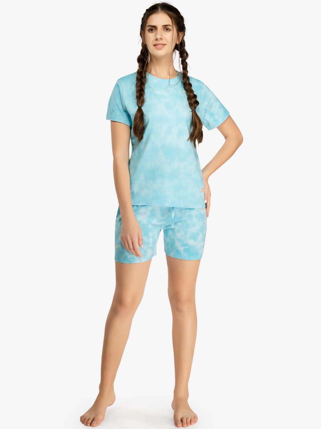 

evolove Women Blue & White Printed Night suit