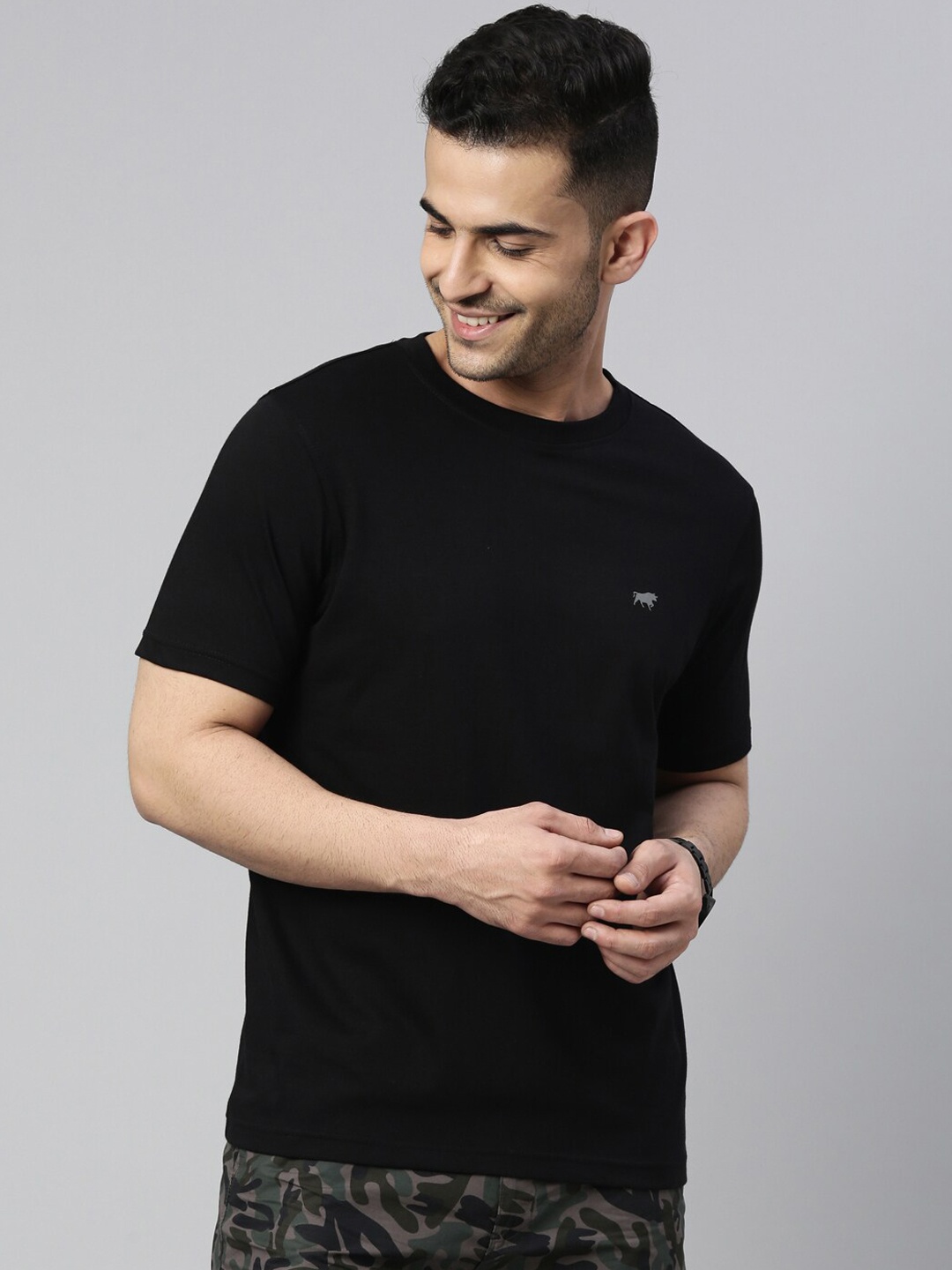 

Bushirt Men Black Solid Half Sleeves Lounge Tshirt