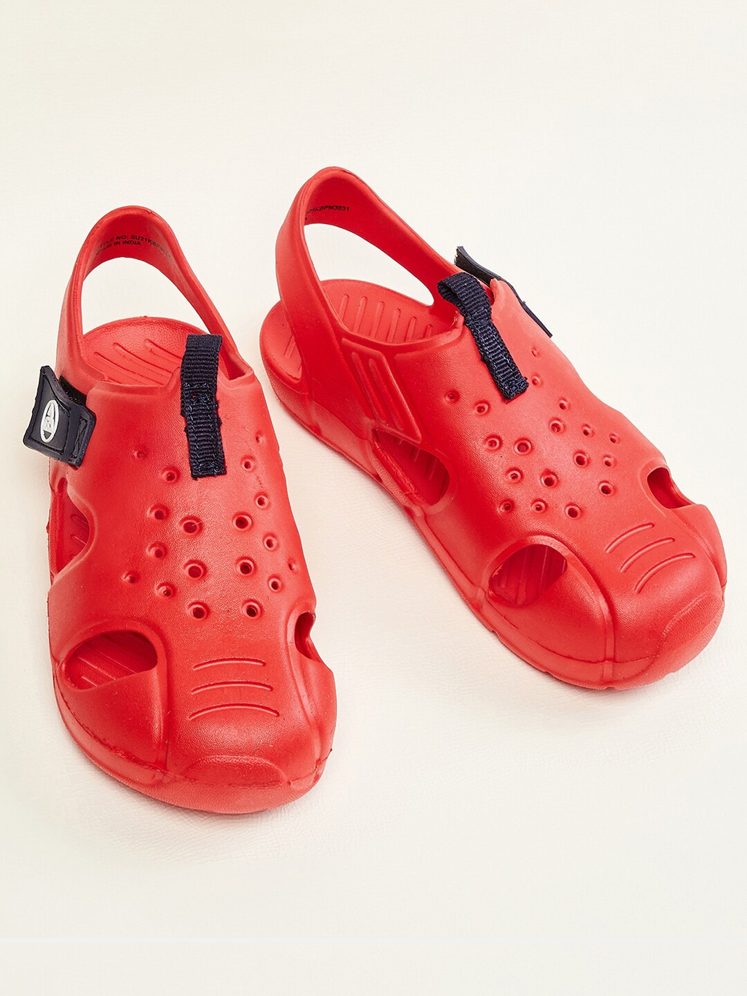 

max Boys Red Comfort Sandals