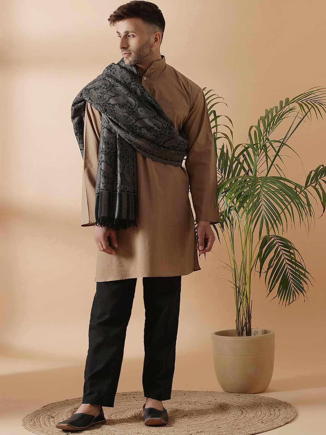 

SHINGORA Men Black & Grey Woven-Design Pure Woolen Shawl