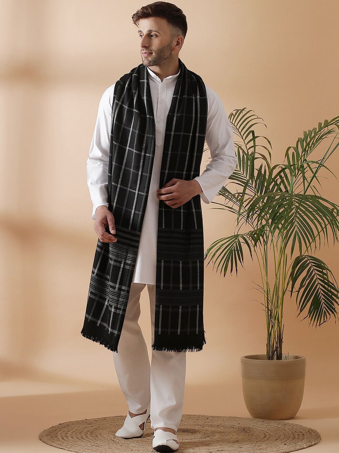 

SHINGORA Men Black & Grey Woven-Design Pure Woolen Shawl