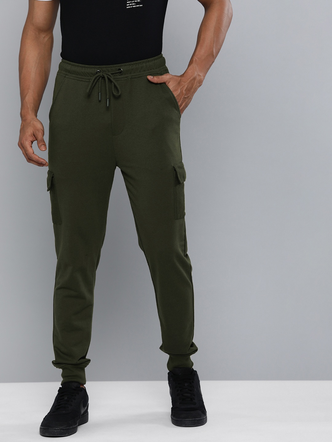 

Harvard Men Olive Green Solid Joggers