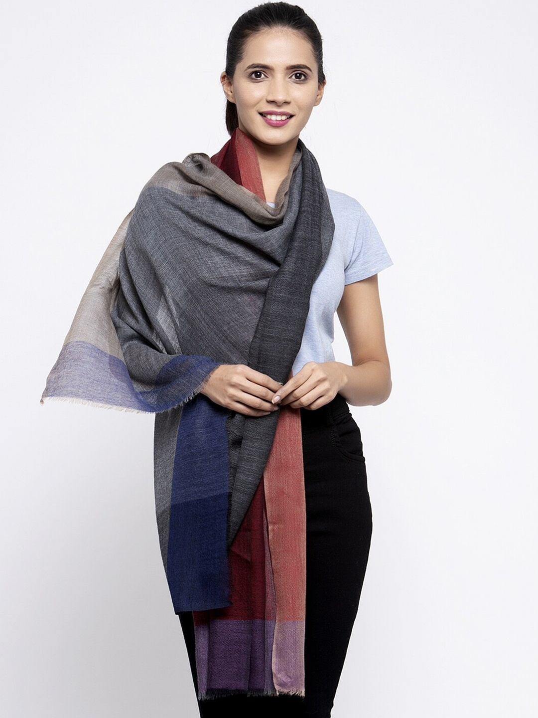

Calvadoss Women Grey & Blue Colourblocked Stole