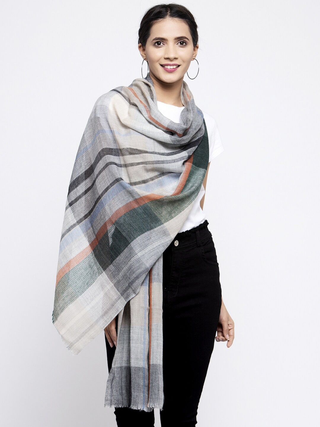 

Calvadoss Women Grey & Black Colourblocked Wool Stole