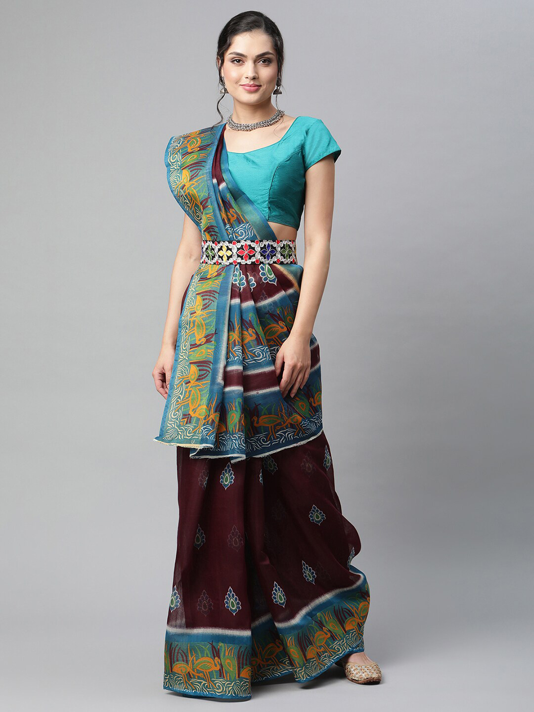 

OM SAI LATEST CREATION Burgundy & Teal Ethnic Motifs Saree