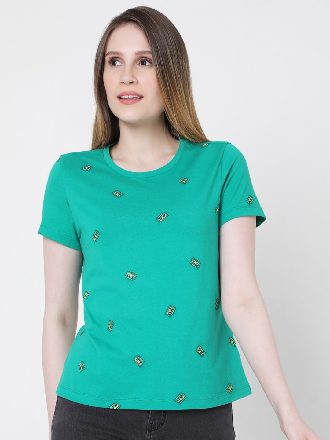 

Vero Moda Woman Green Conversational Printed T-shirt