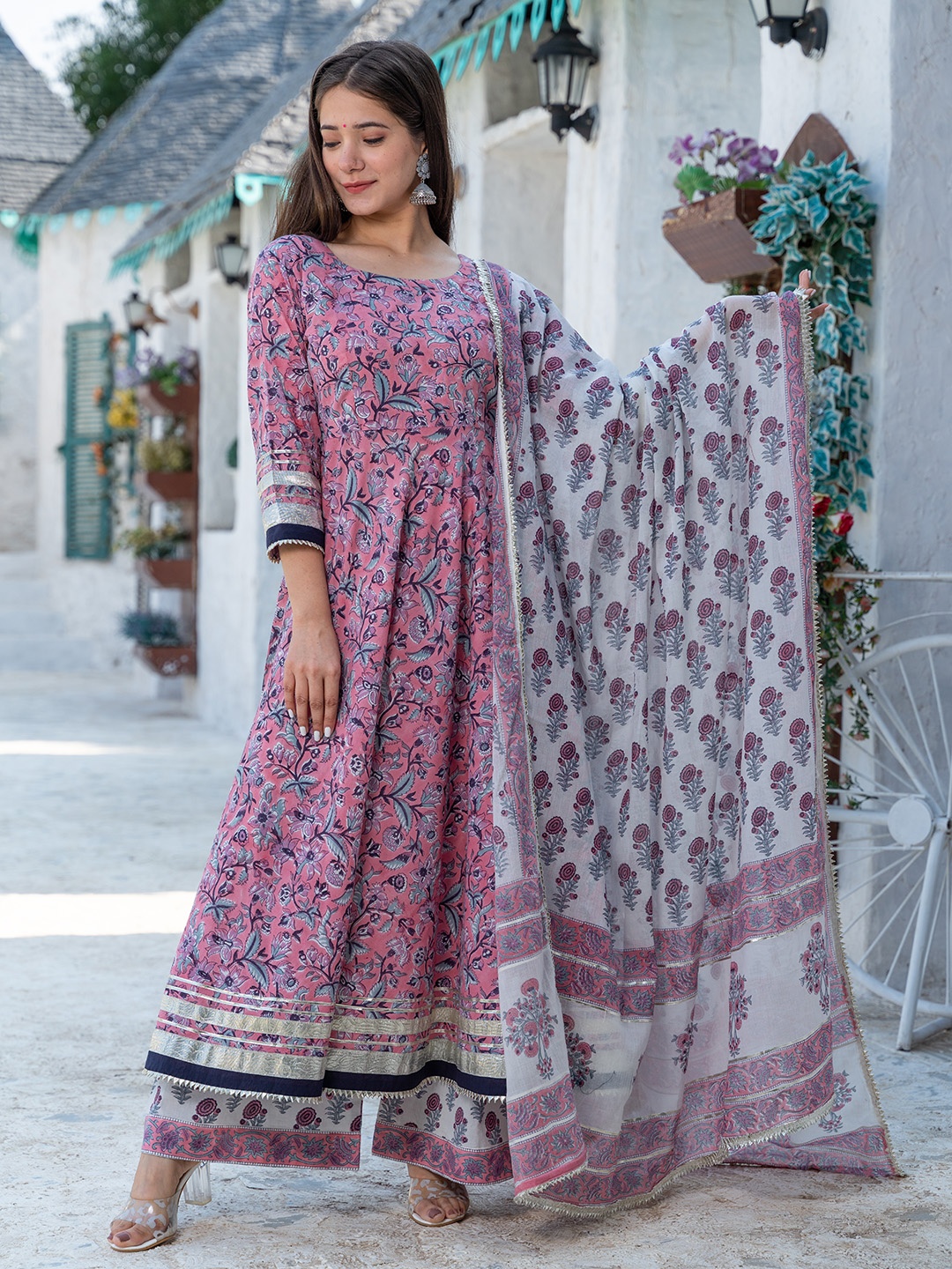 

PHEETA Woman Pink Ethnic Motifs Printed Pure Cotton Kurta with Palazzos & Dupatta