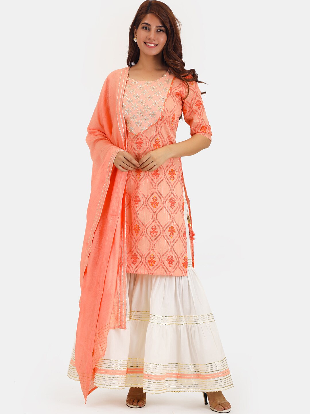 

Do Dhaage Women Peach-Coloured Ethnic Motifs Embroidered Kurta Set