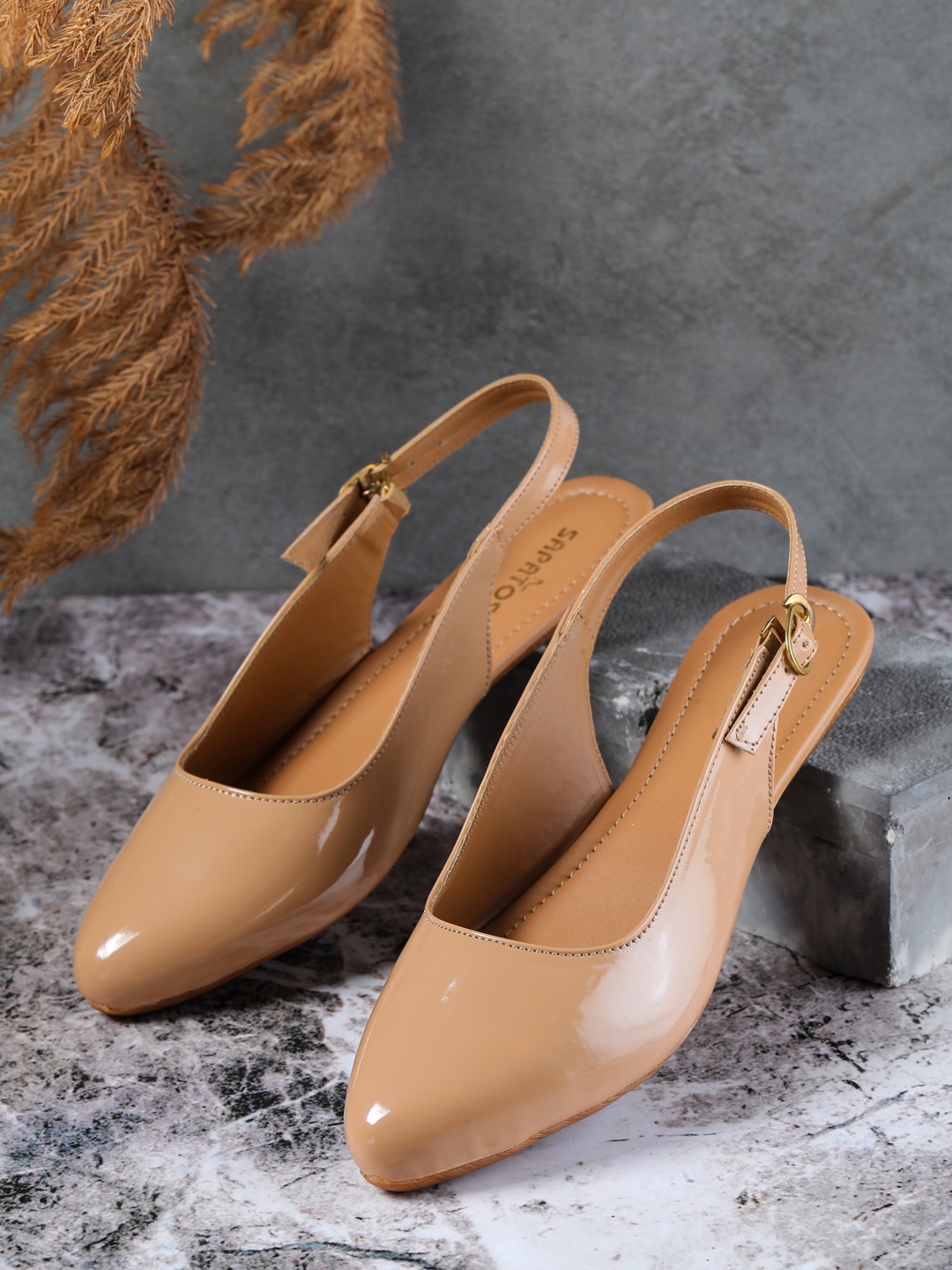 

SAPATOS Women Beige Colourblocked Ballerinas with Bows Flats