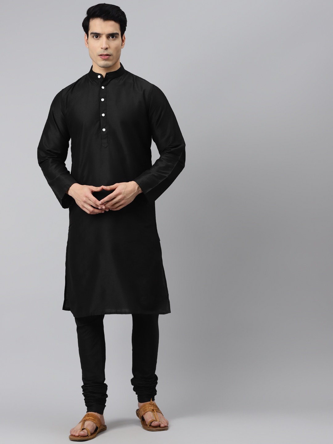 

Tulsattva Men Black Kurta with Churidar