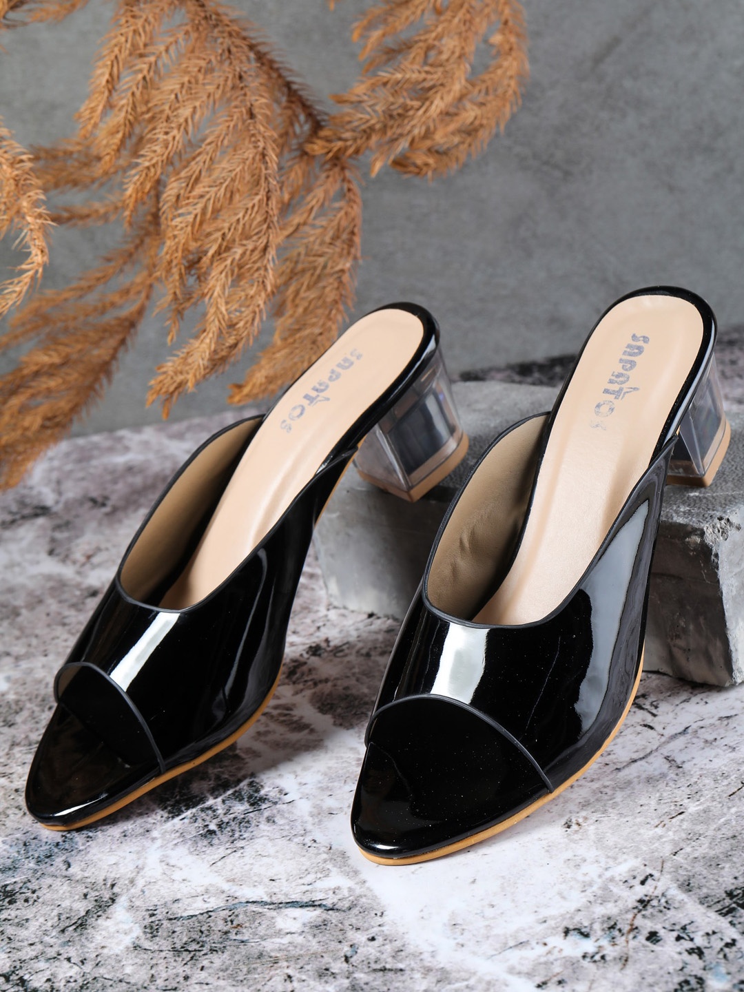 

SAPATOS Black Block Pumps with Buckles