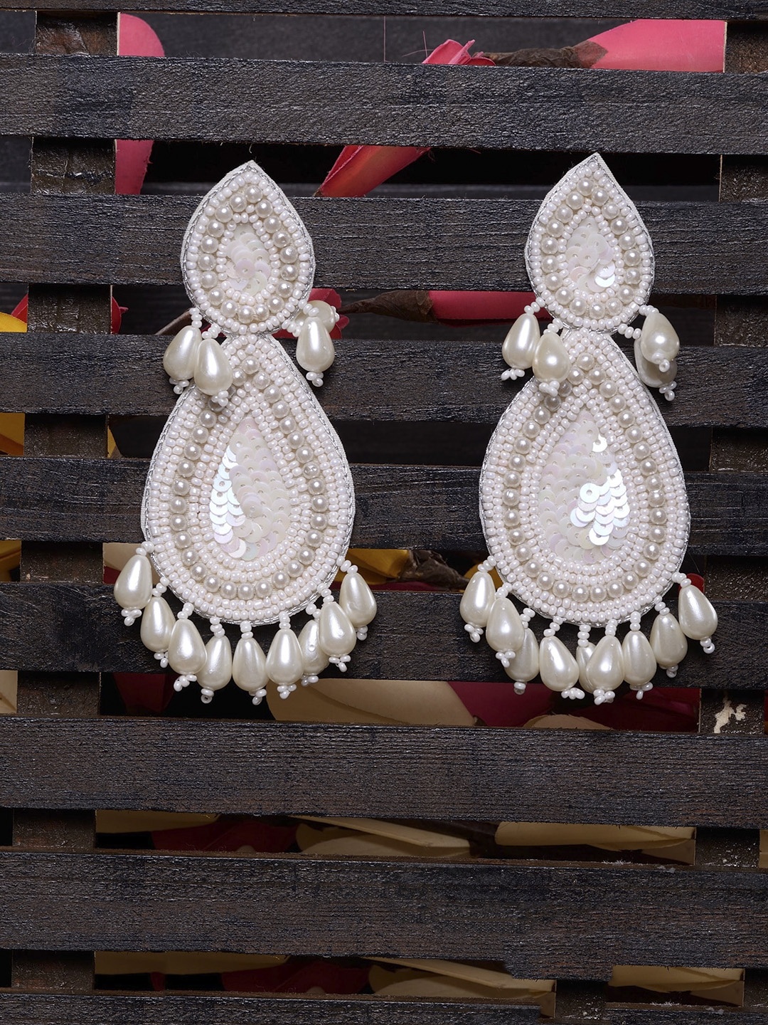 

Saraf RS Jewellery White Teardrop Shaped Drop Earrings