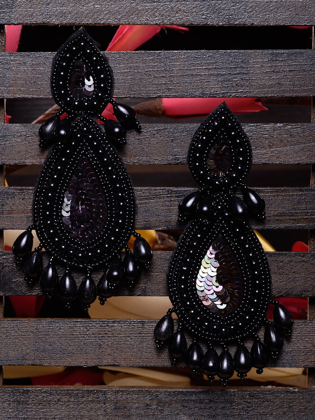 

Saraf RS Jewellery Black Teardrop Shaped Drop Earrings