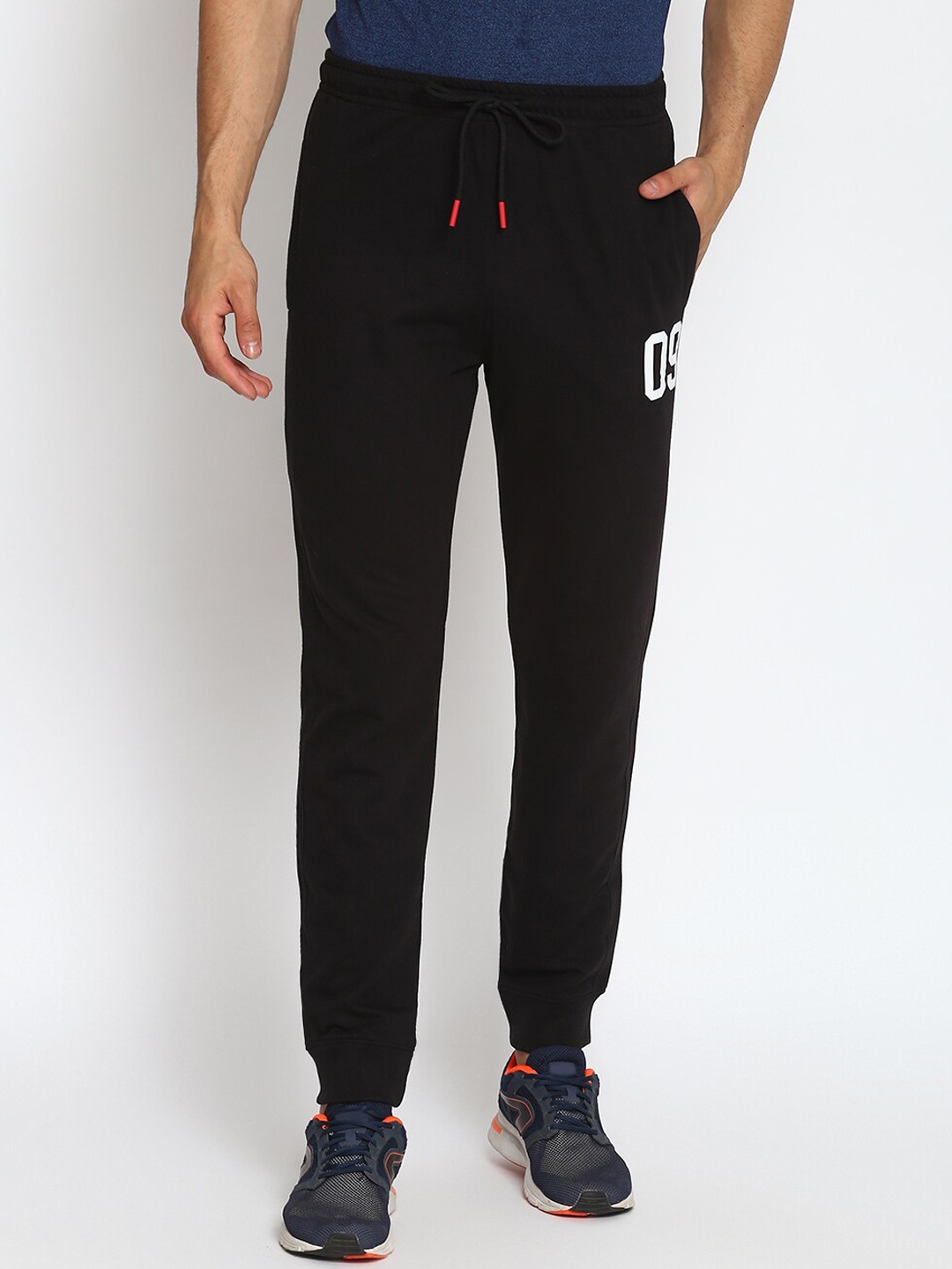 

MKH Men Black Solid Joggers